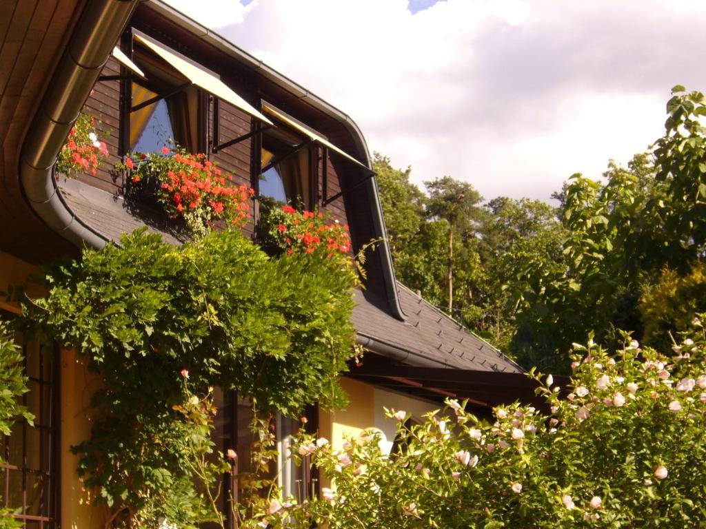 Hotel Restaurant - Haeuserl Im Wald Graz Dış mekan fotoğraf